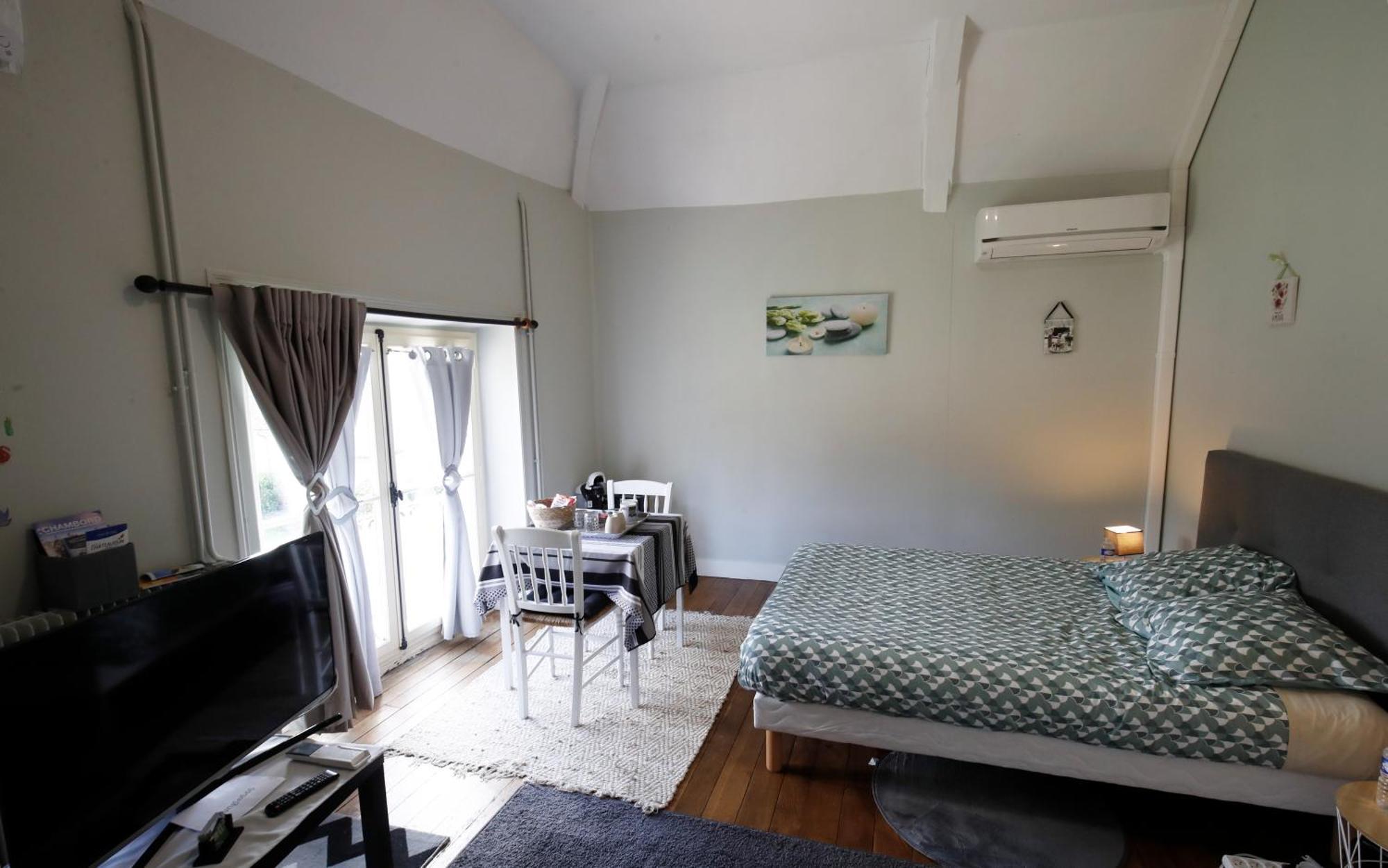 Chambres D'Hotes Chez Sylvie Donnemain-Saint-Mames Luaran gambar